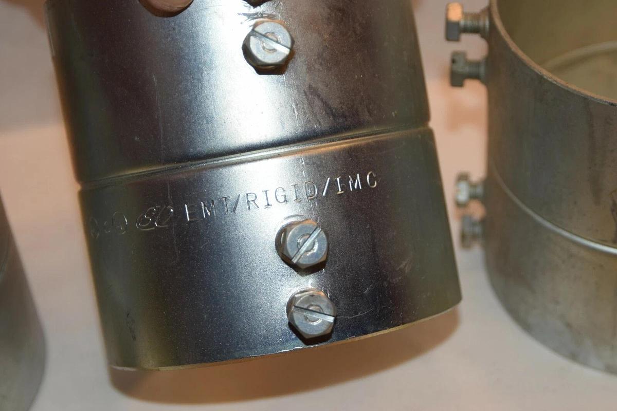 Used (LOT OF 4) EMT RIGID IMC 4" COUPLING SET SCREW