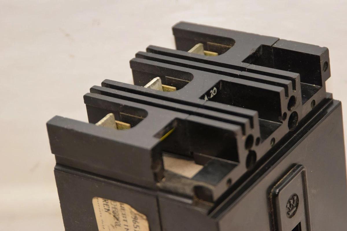 Used WESTINGHOUSE EHB3020L 20A 20 Amp A 3P 480Vac Circuit Breaker