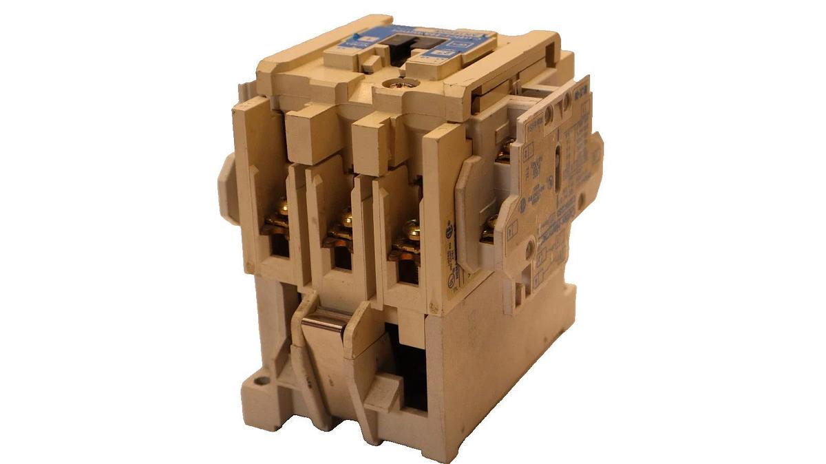 Used Cutler Hammer Motor Starter Ser B1 27A Amp AN16DN0 Size 1 W/ C320KGS1 & C320KGS3