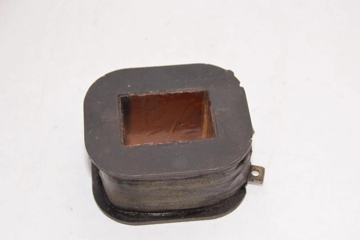 Used WESTINGHOUSE S-1490646-A Type NR 208V 220V 110V 60Cy Coil *Small Crack