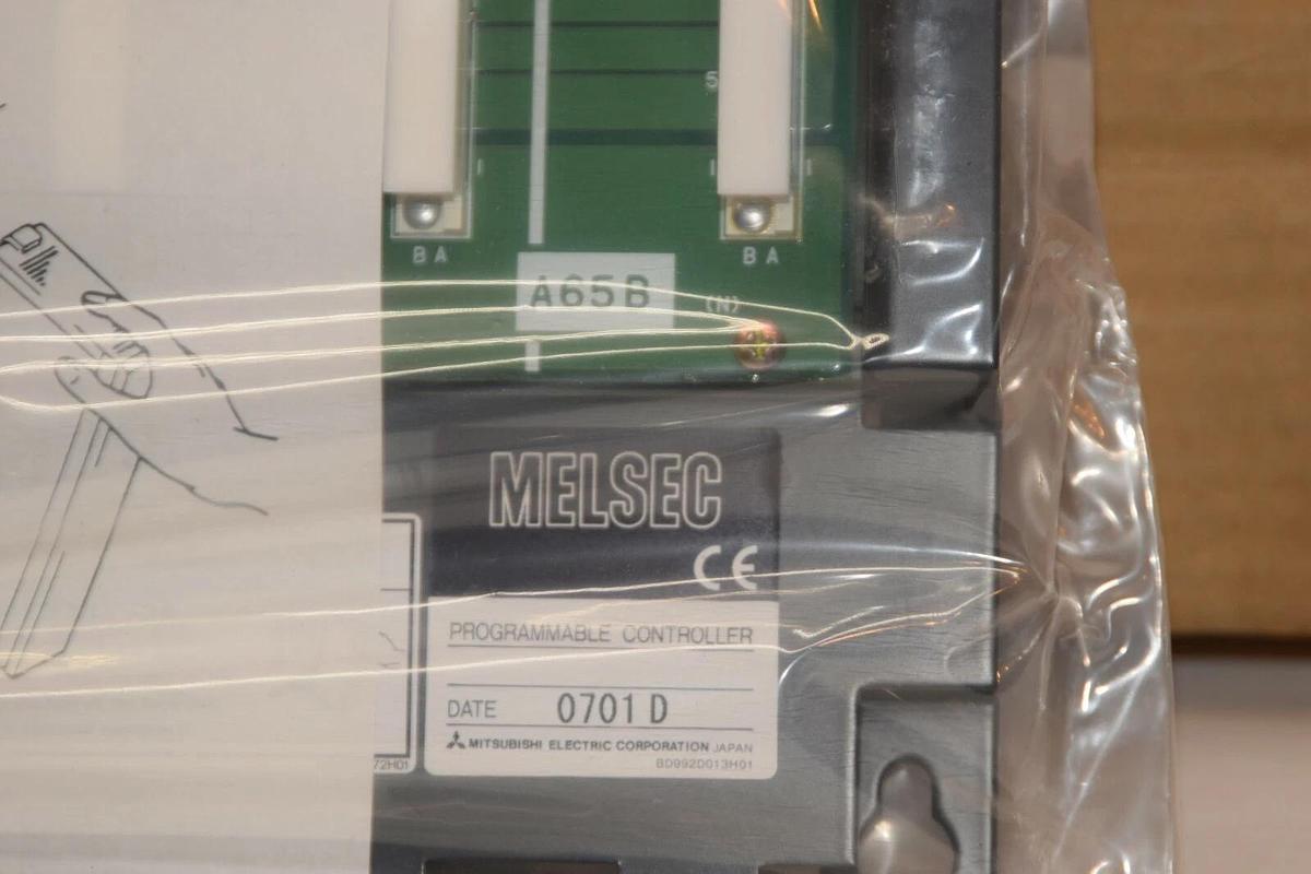 (NEW) MITSUBISHI A65B 13K021 Melsec 5-Slopt Output Extension Rack Base Unit