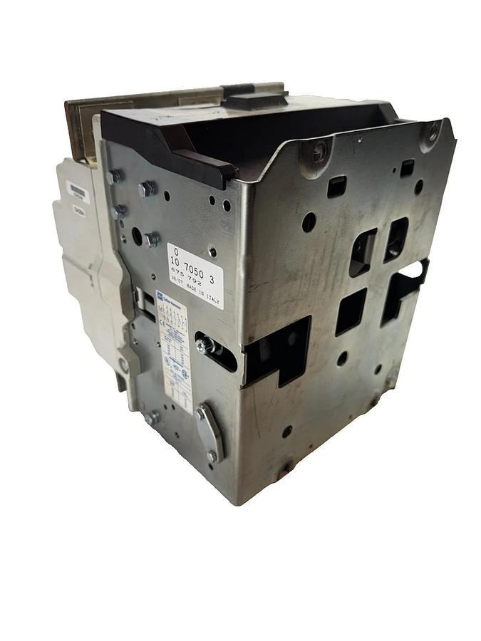 Cutler-Hammer CE15TN3 B1 Magnetic Contactor 600V, 420 Amp 120V coil 420A 1070503