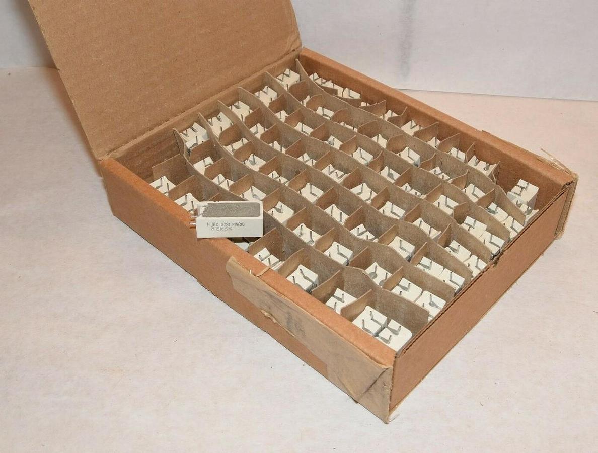 (NEW - BOX 77) NEW YORKER ELECTRONICS PWR103301J 3.3K 5% PWR10 Power Resistor