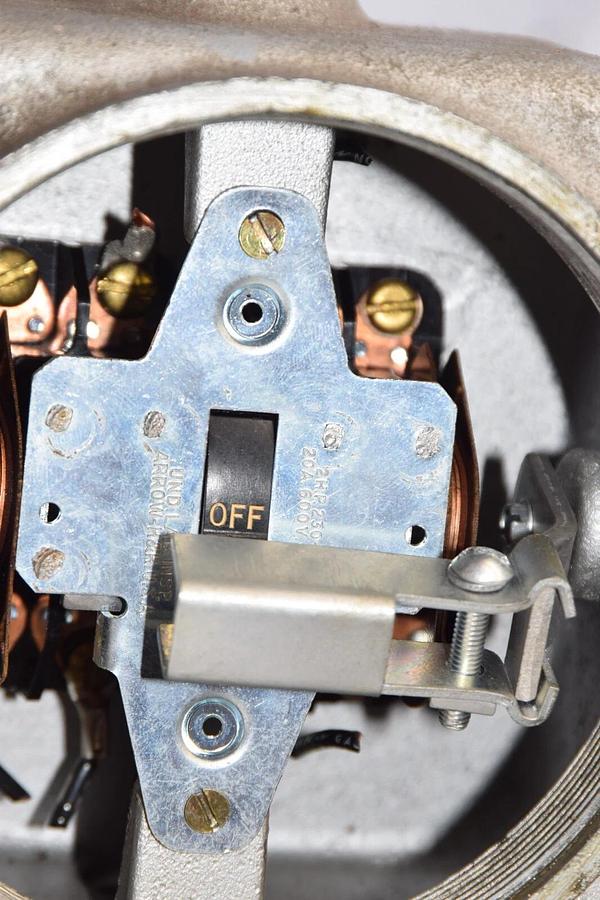 Used CROUSE-HINDS 230-575 20A 2Hp Switch Disconnect enclosure