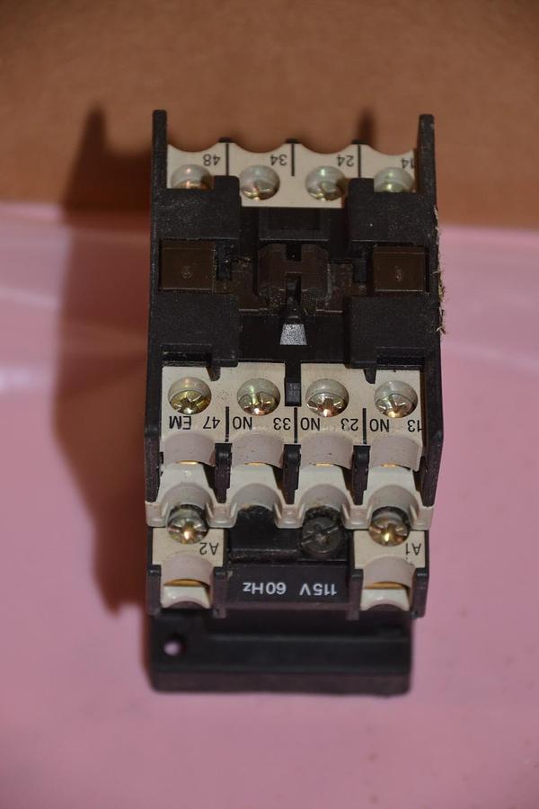 Used KLOCKNER MOELLER CONTACTOR DIL R 44 D DILR44D 115V 115 V 60 HZ