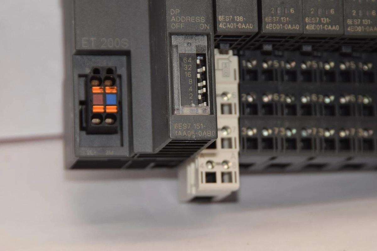 Used SIEMENS 6ES7 193-4JA00-0AA W/ 6ES7 151-1AA05-0AB0 , 6ES7 138-4CA01-0AA0 Module