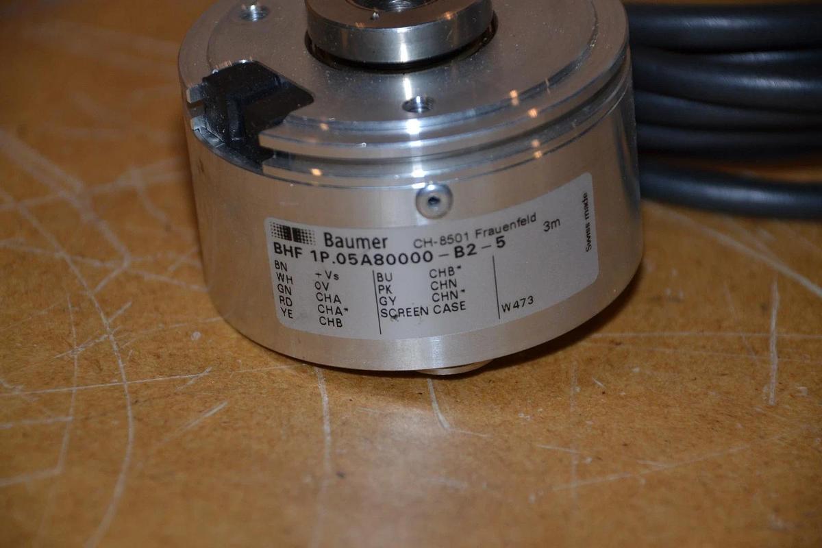 BAUMER BHF 1P.05A80000-B2-5 ENCODER NEW