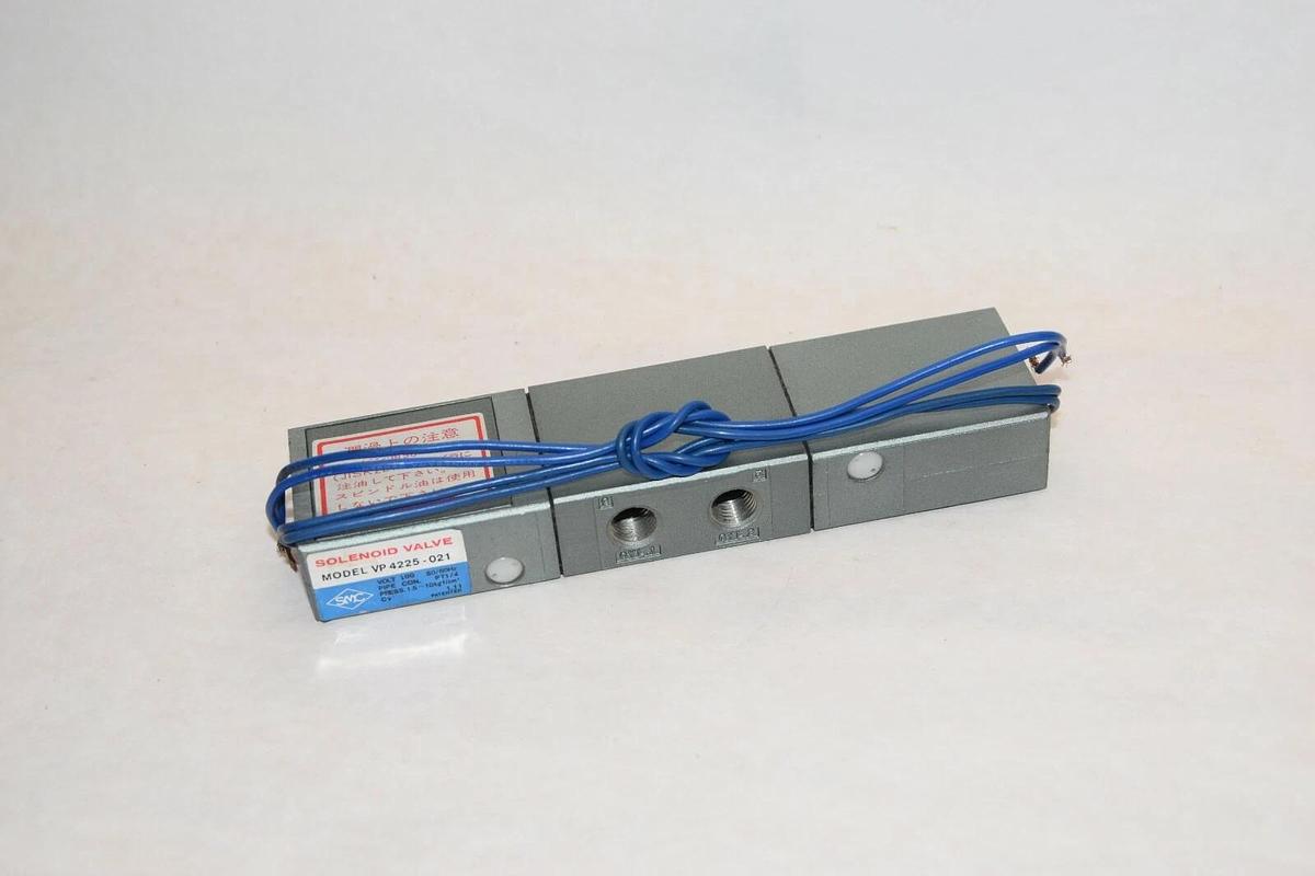SMC SOLENOID VALVE VP4225-021 VP4225021 100V NEW