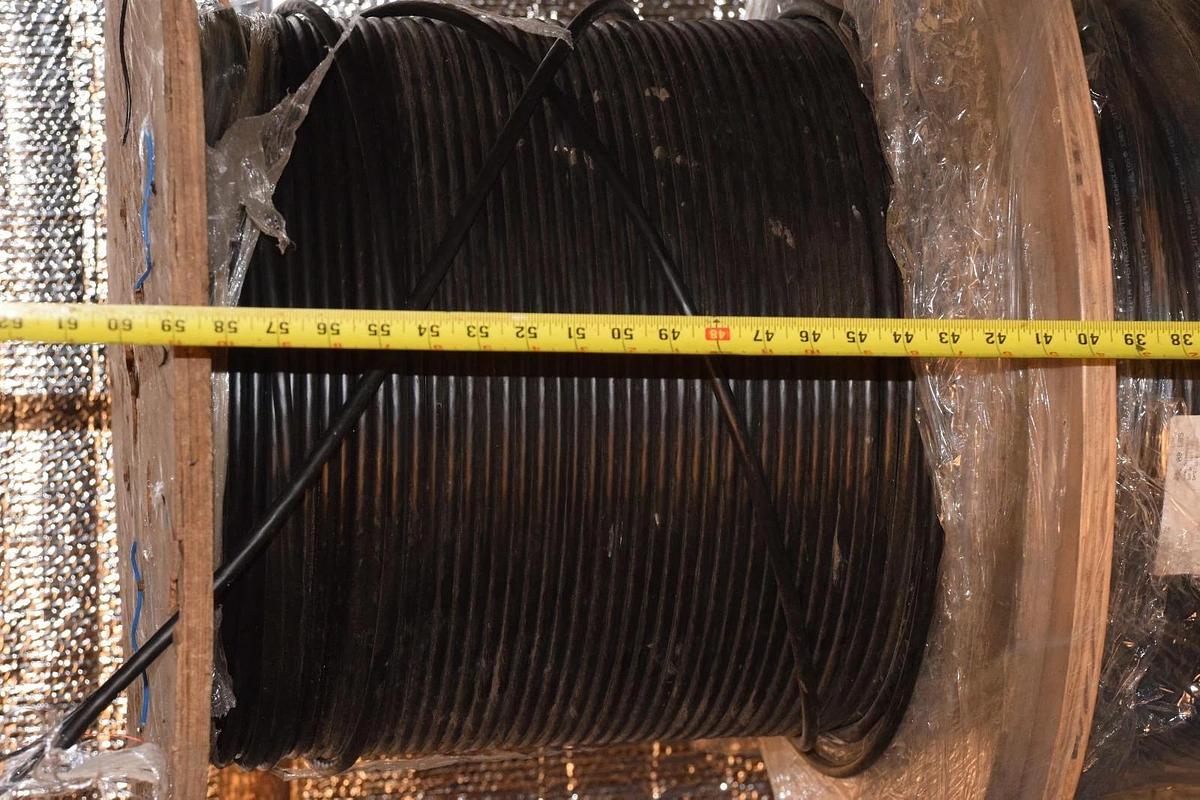 2 Large Reels, CORNING FIBER OPTIC OPTICAL CABLE 10-11, 6 SME, 002782 SPOOL REEL