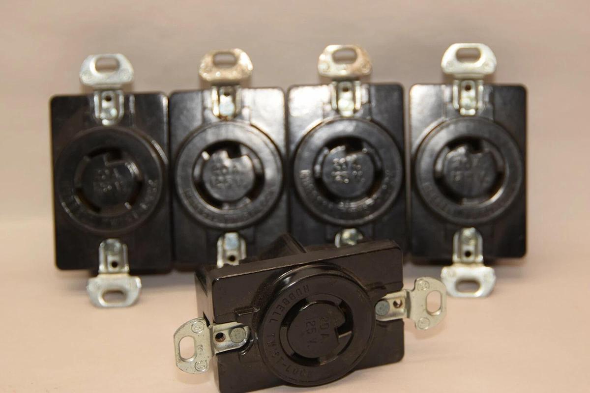 (NEW - LOT OF 5) HUBBELL 20A 125V Twist-Lock Receptacle
