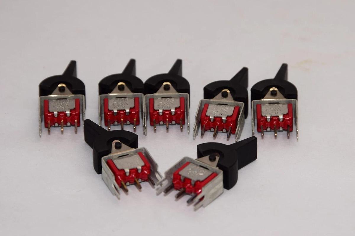 (NEW - Lot 7) C&K 7108 120/250Vac Miniature Rocker Switch