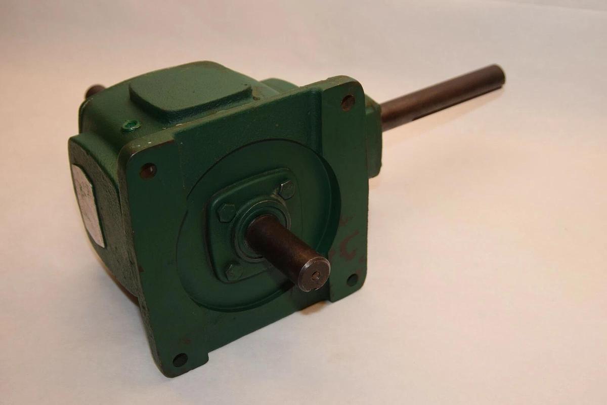 HUB CITY 0221-16991 RA1 Ratio 1/2 1:2 F SR Dual Shaft Rt Angle Gear Reducer NEW