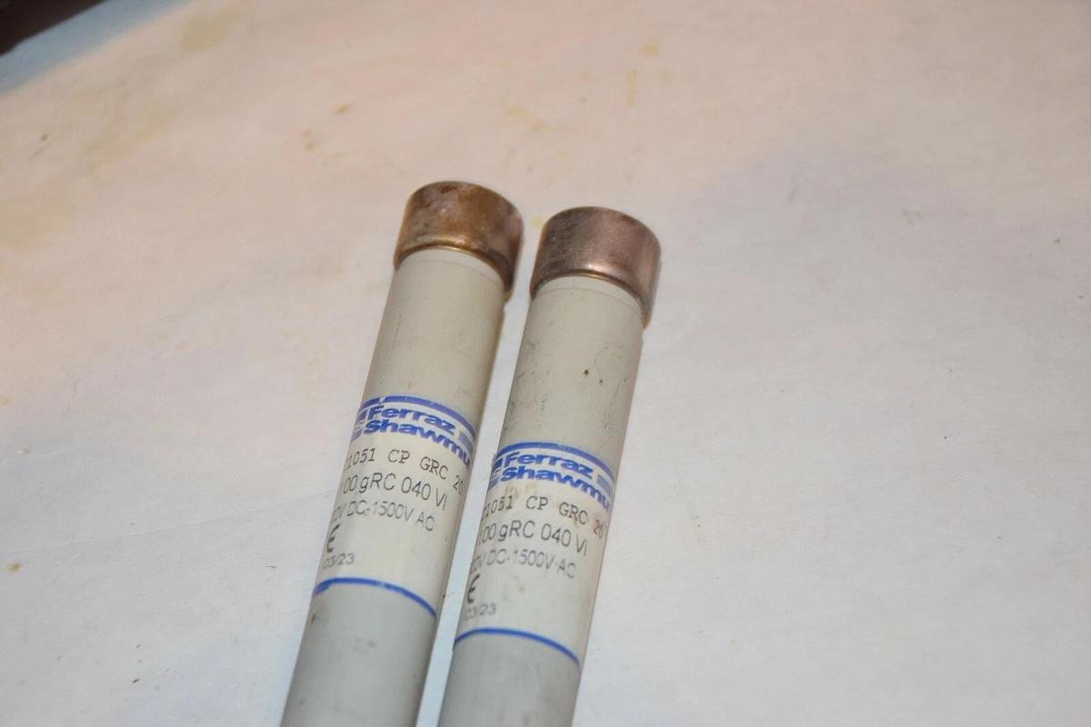 Used FERRAZ SHAWMUT 3-97227 397227 FUSE BLOCK WITH (2) S0867 40A FUSE