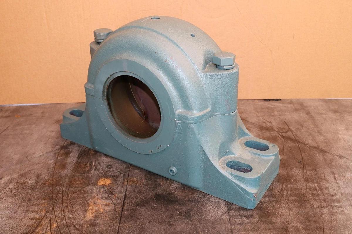 Dodge Pillow Block HOUSING 4-Bolt 041223 4-15/16" - 5-1/4" Cast Iron (NOS)