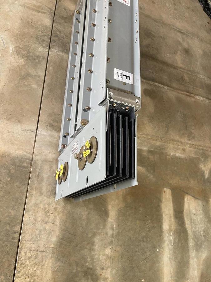 Used Cutler Hammer POW-R-WAY III, F, 3200 AMP, 480V, BUS DUCT BUSWAY MDA03041-A49