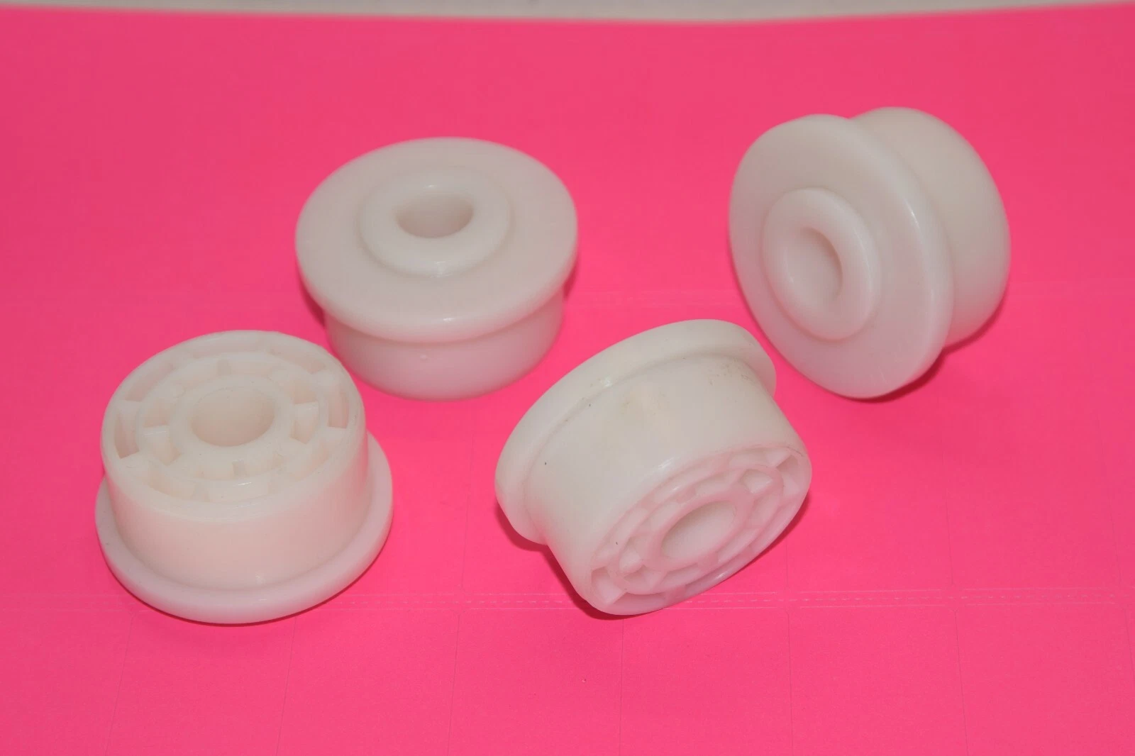 NEW (LOT OF 4) BOSTON GEAR 12P40D 1/2" NYLON ROLL END