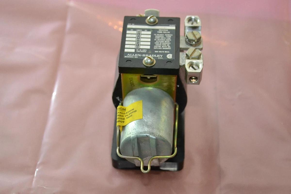 ALLEN BRADLEY 810-A04CR 810 A04CR 810A04CR SER. A NEW