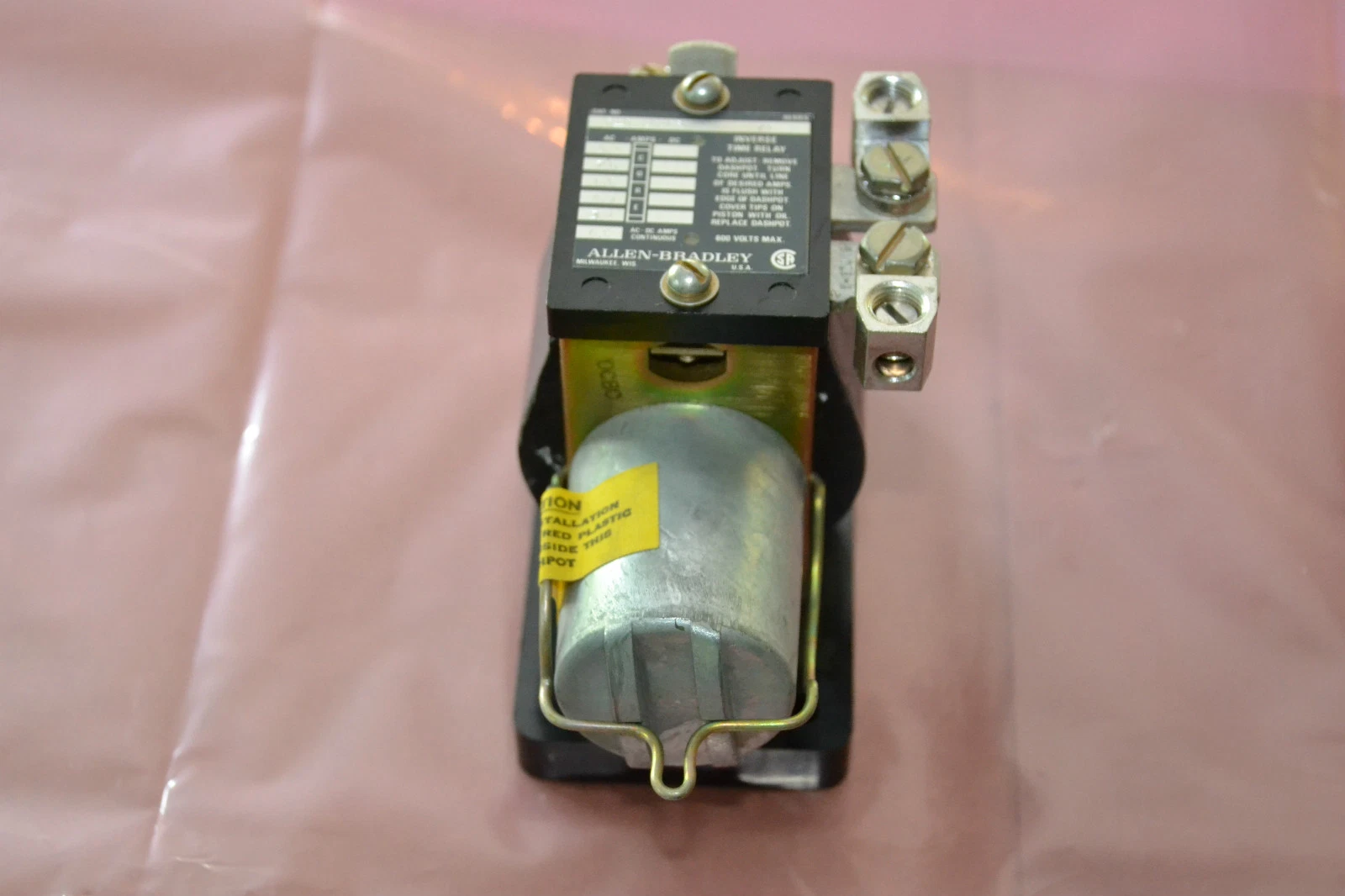 ALLEN BRADLEY 810-A04CR 810 A04CR 810A04CR SER. A NEW