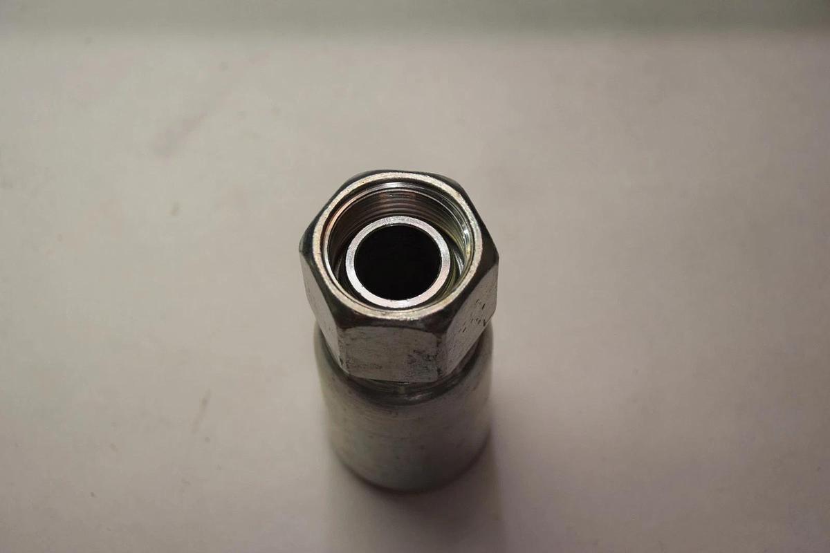 (New) Parker  Fitting P77-16 1" Hose X 1" Female  77-16 OF7S11 CF7S11