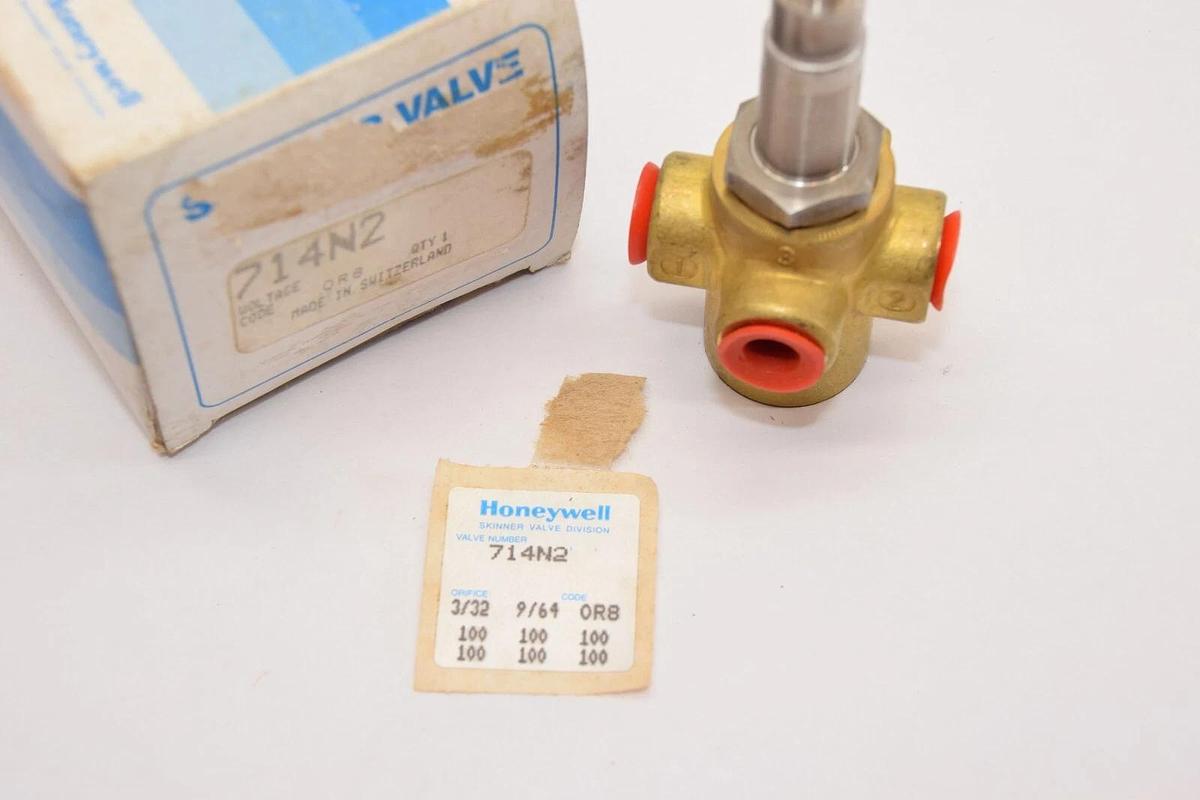 (NEW) HONEYWELL / SKINNER 714N2 3-Way Solenoid Valve