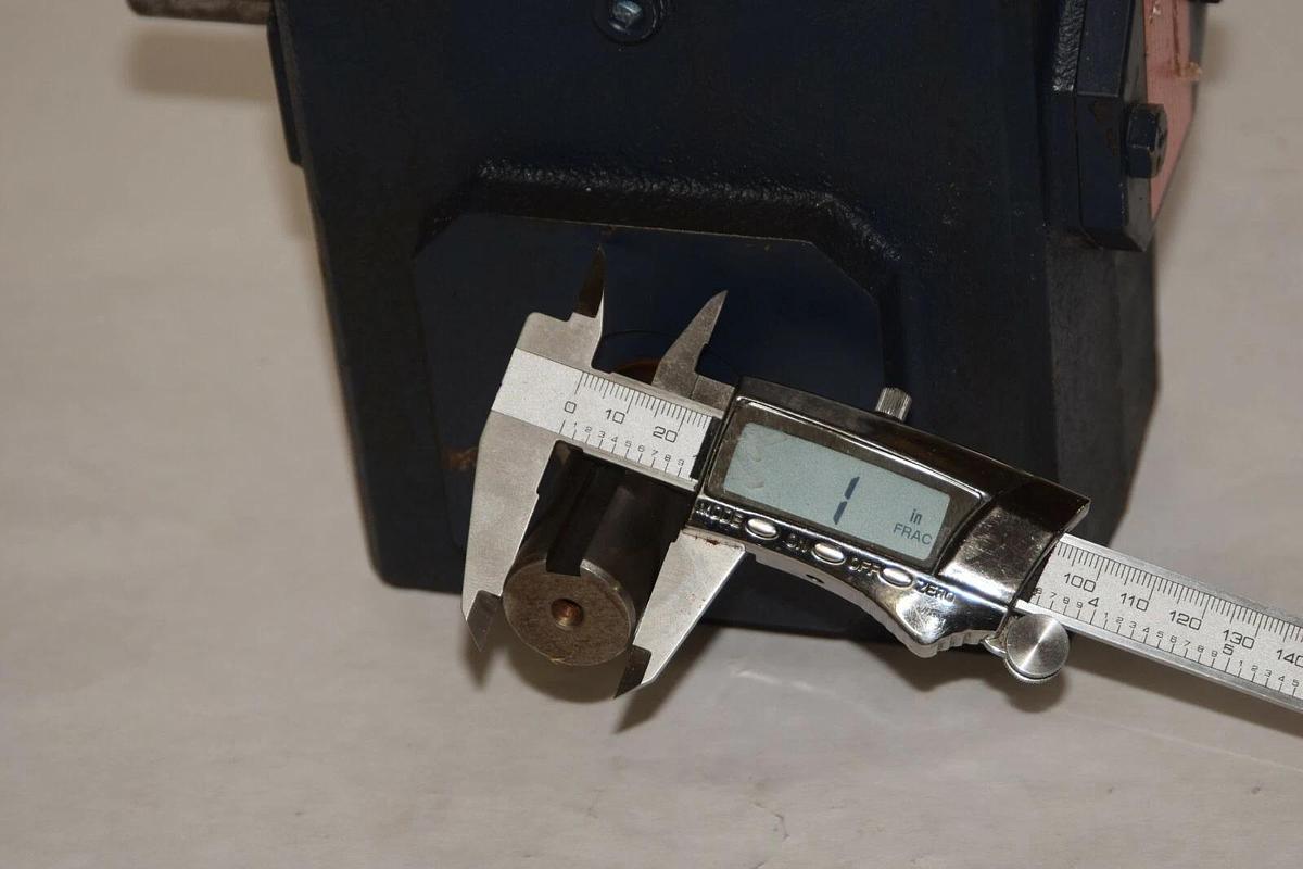 (NEW) IRONMAN GRL-B821-5-D GRLB8215D 3.653 5:1 Right Angle Gear Reducer