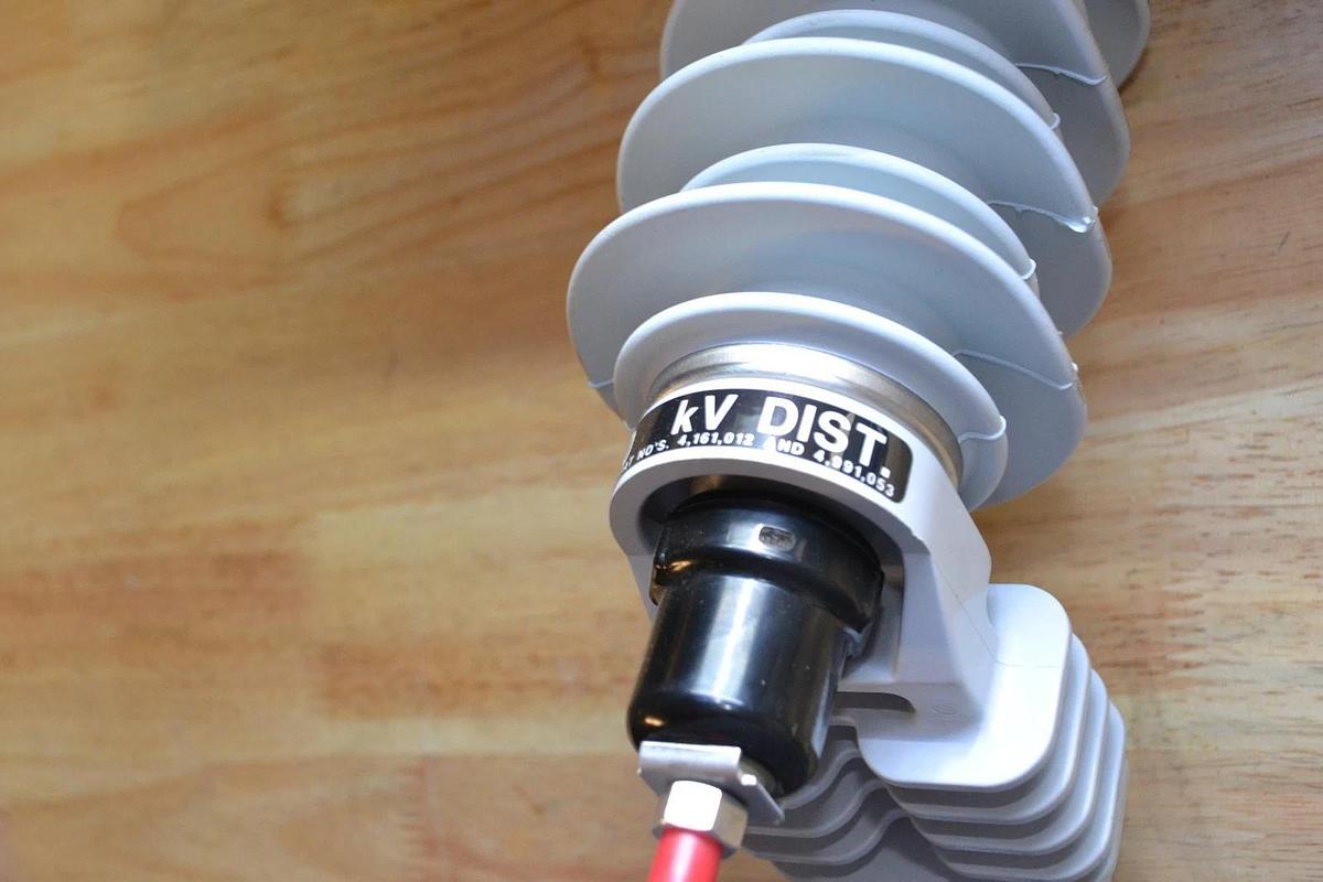 Joslyn 10kv ZQP Polymer Mov Arrester 8.4kv MC0V Distr Class 8154C0010J002 NEW