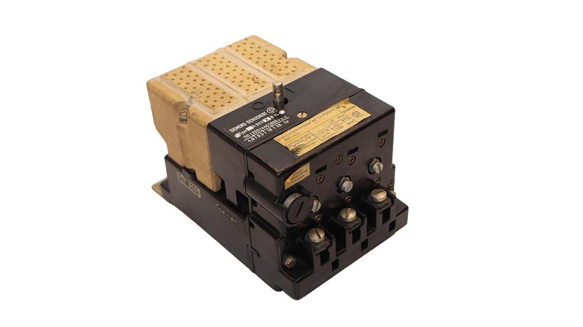 Used Siemens R920III25 , R920 X III 25 600Vac 100Amp Overload Relay Vintage (NOS)