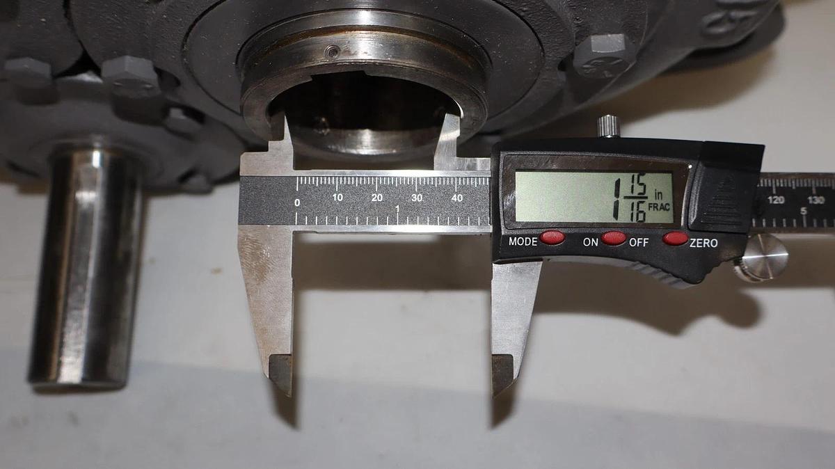 BROWNING Shaft Mounted Speed Reducer Gear Box 115SM15 14.573:1 (NOS)