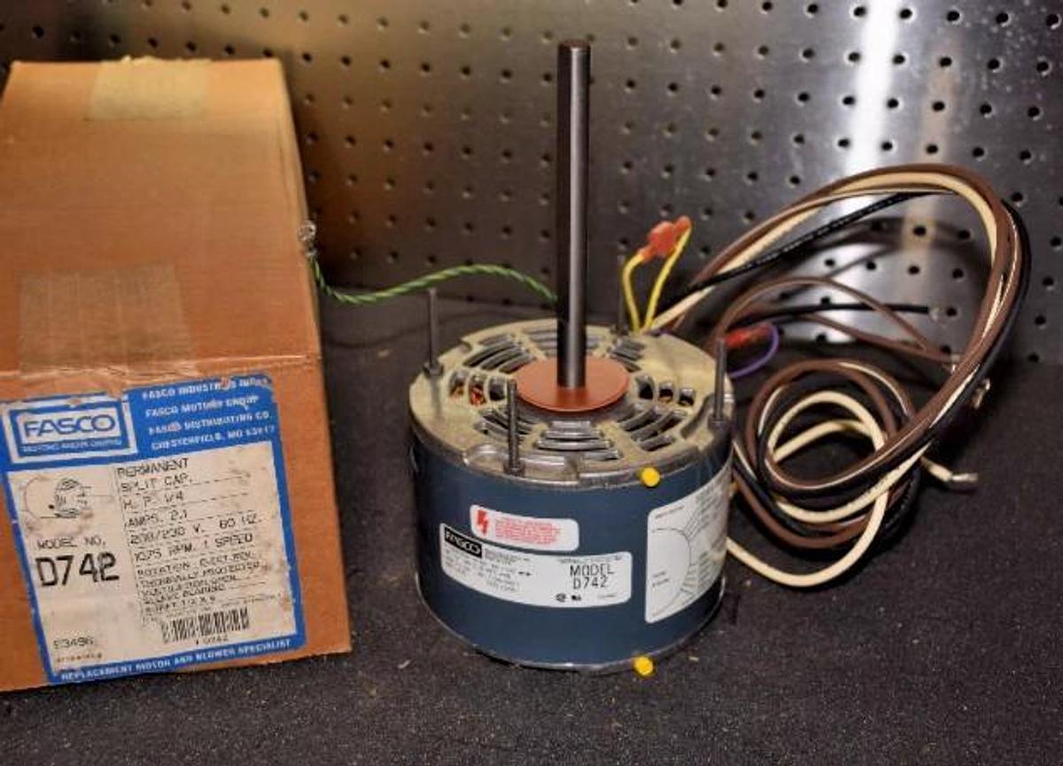 FASCO Single 1 Speed Condenser Motor D742 1/4hp 2.1a 208/230V 60hz 107rpm NEW