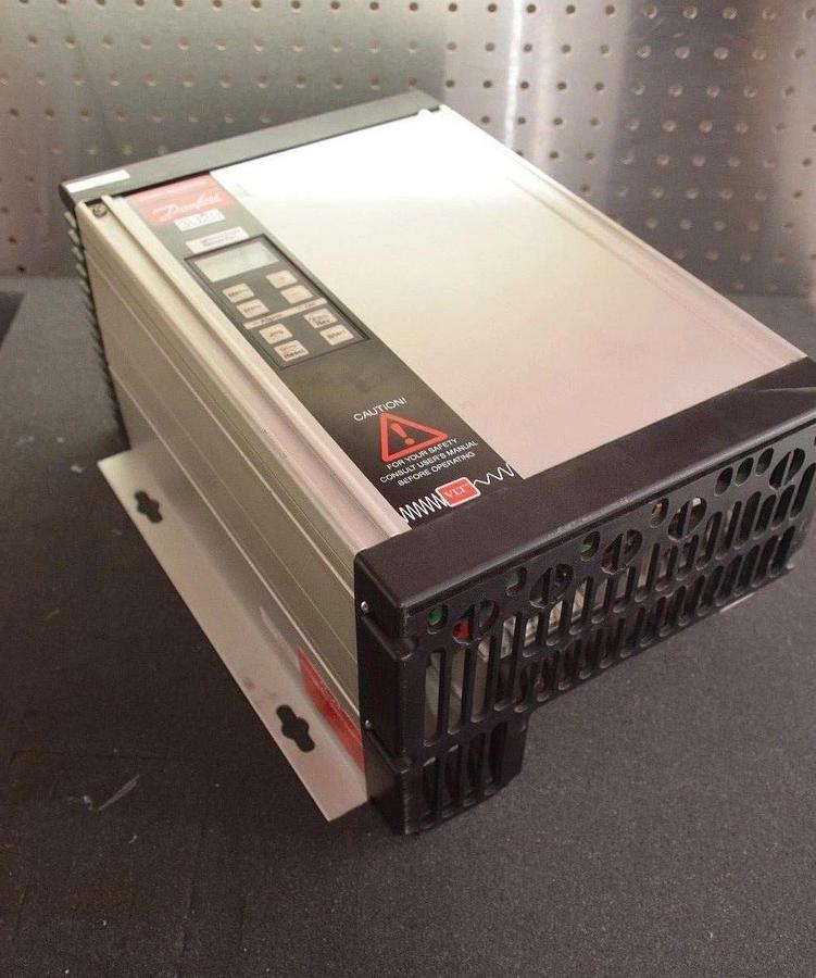 Used DANFOSS Variable Speed Drive, VLT 3003 VLT3003 175H1733  440-500V