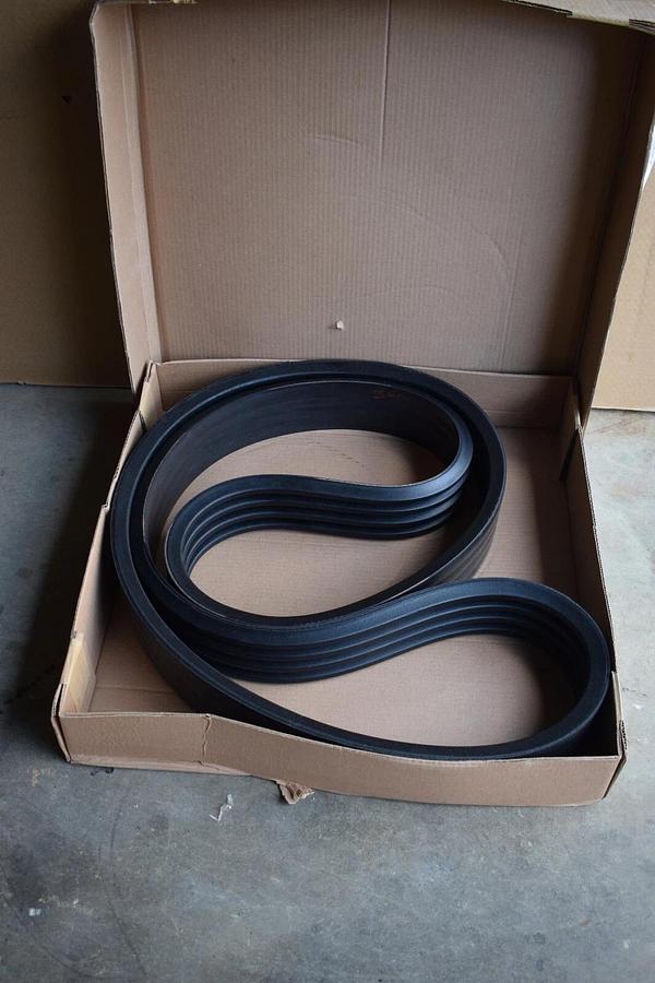 (NEW) GATES 4/8V1900 , 8V1900 , 9387-4190 Super HC PowerBand 4-Rib V-Belt