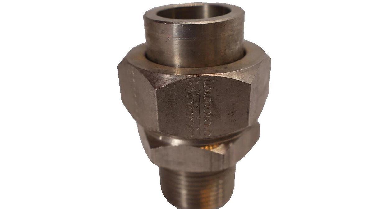 Used (Lot of 2) SSP A16-KSWC IZY 316 S/S Union 1" NPT To Tube Connector Tube to Pipe