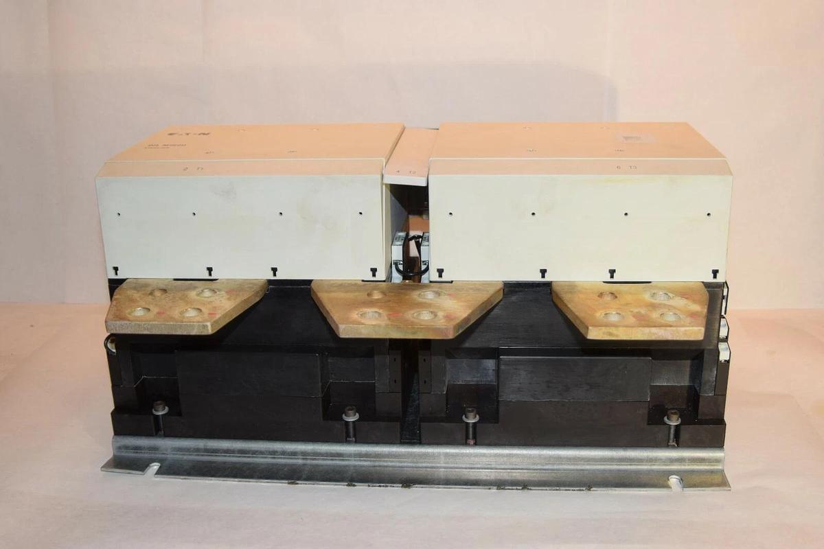 Used Cutler-Hammer Eaton Contactor DIL M1600 XTCEC16R  1600AMP   DILM1600 XTCEC16R