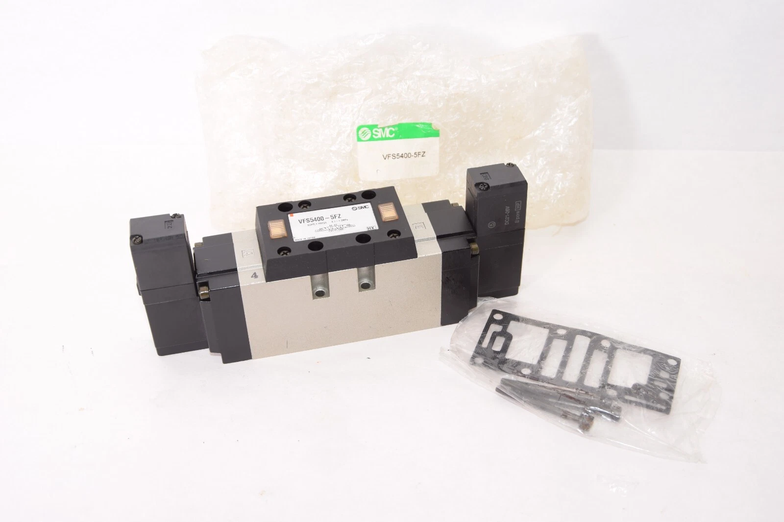 (NEW) SMC VFS5400-5FZ 0.1-1.0MPa 21-26Vdc Coil Pneumatic Solenoid Valve