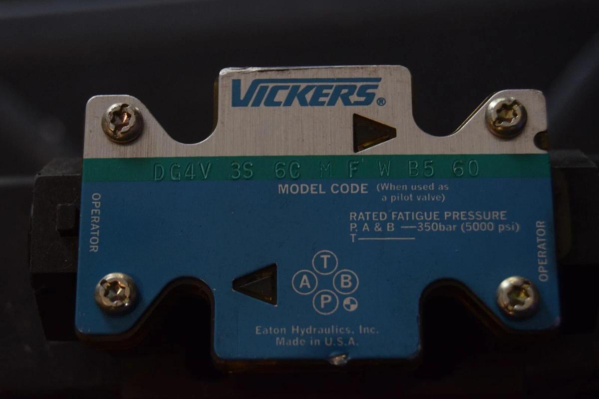 Vickers Directional Control Valve DG5S82C2TMFWB530 DGMFN-3-3Y-A2W-B2W-41 (NOS)