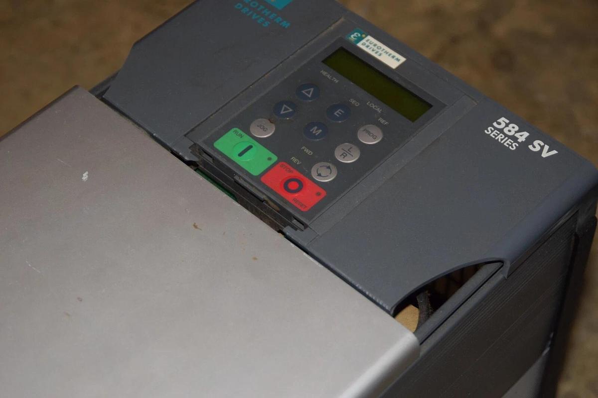 Used EUROTHERM DRIVES 584 SV 584SV/0220/400/0010/US/000/0000/B0/000/000  380-460
