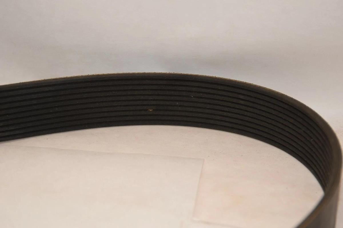 (NEW) BANDO 10PK1650 35mm USA Ribbed V-Belt