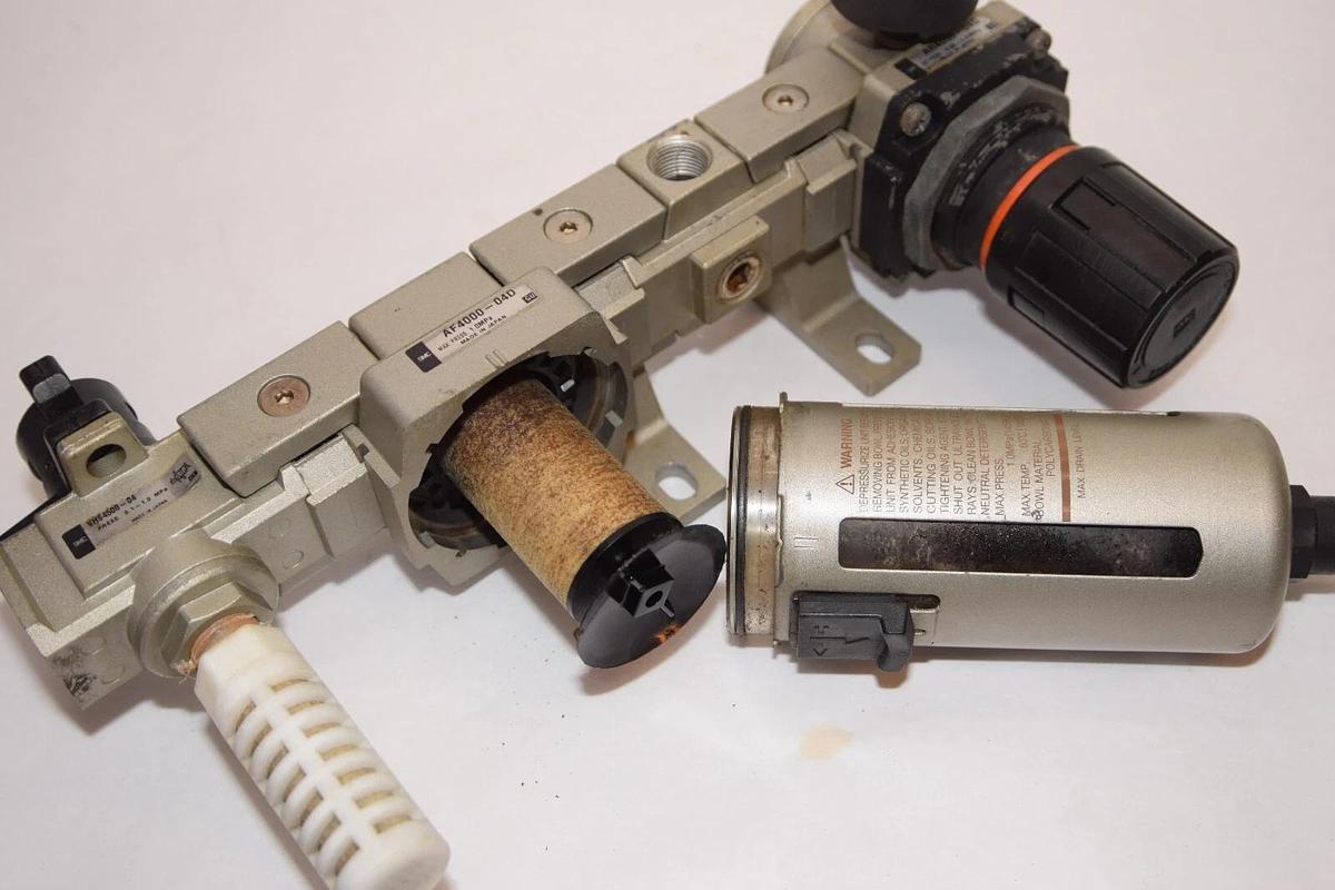 Used SMC AR4050-04G , AF4000-04D , VHS4500-04 Regulator W/ Filter & Gauge Assembly