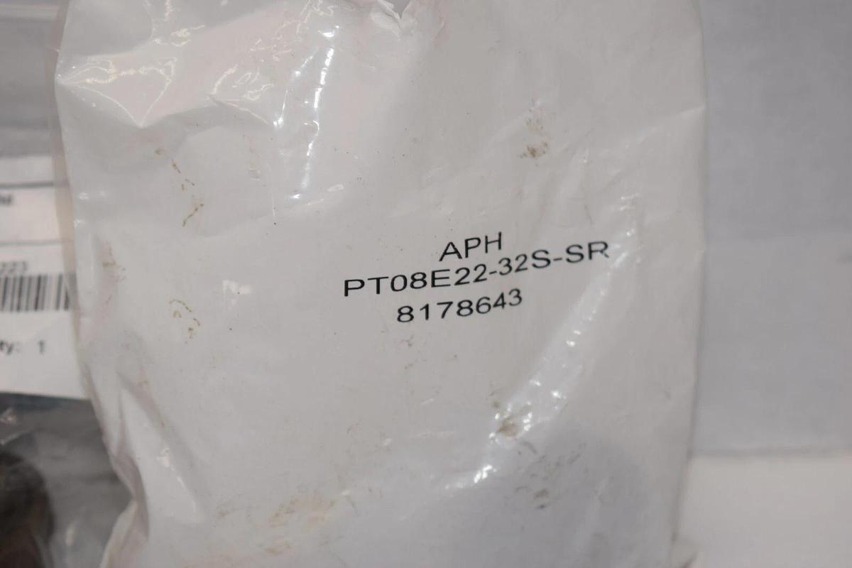 (NEW) AMPHENOL U10-184964-223 , PT08E22-32S-SR Rt Angle Male 36-Pin Connector