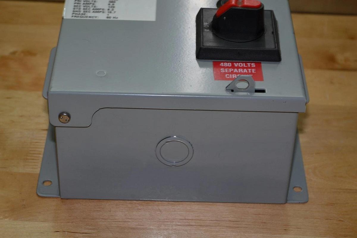 DAYKIN ELECTRIC M2F2F-0501 M2F2F TRANSFORMER DISCONNECT 480v NEW