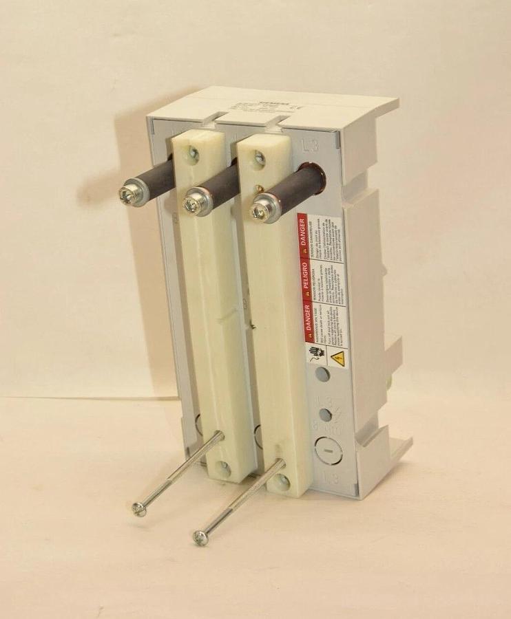 Used Siemens Busbar Adapter for Breaker 8US1213-4AQ03 8US12134AQ03 690v 600vac