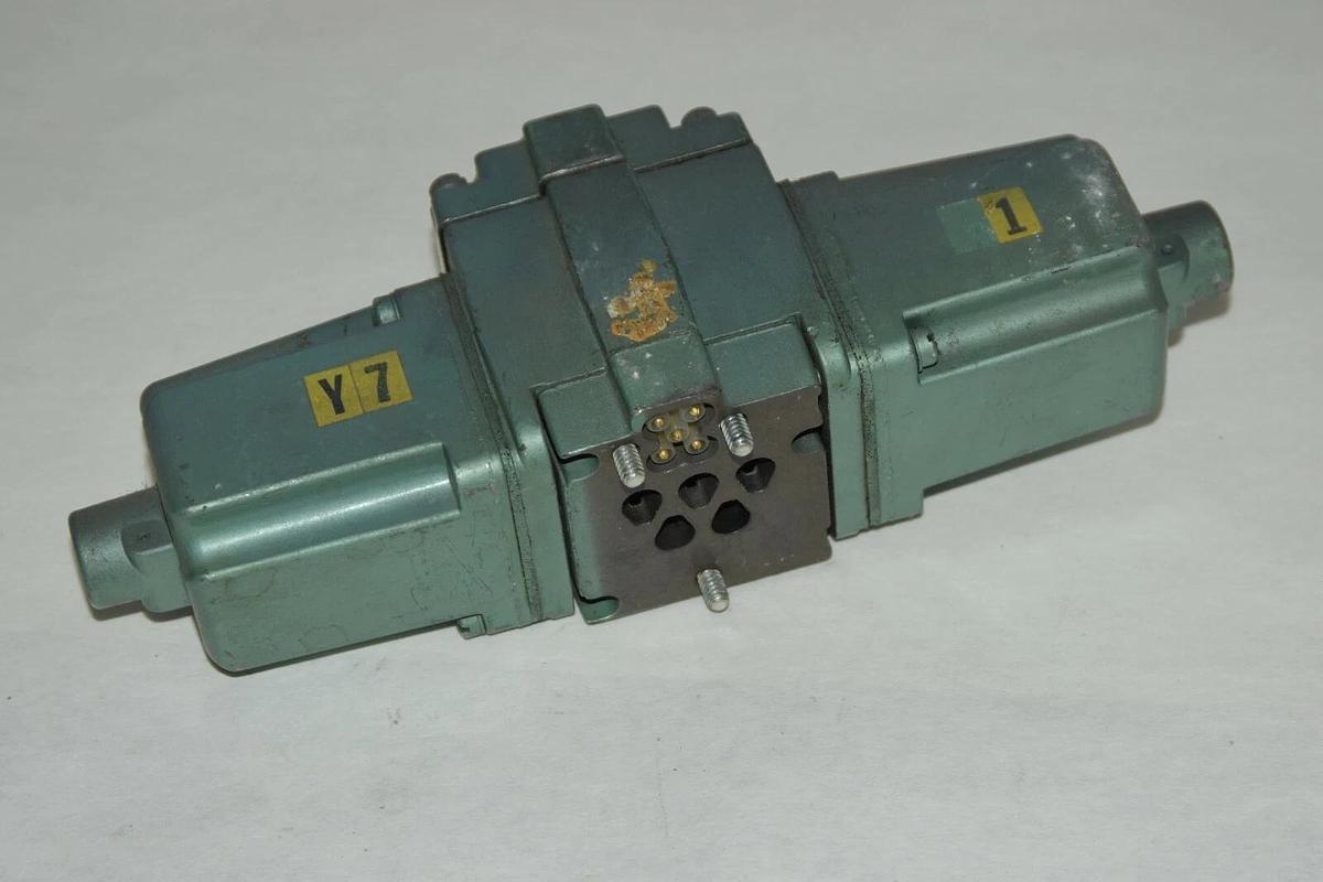 Used NUMATICS 12DSA431KA 12DSA400KA 120V .17A 50/60Hz Solenoid Control Valve