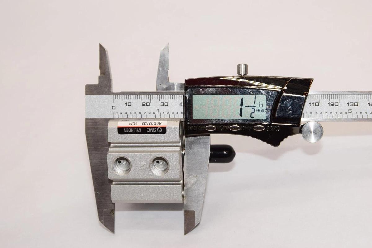 (NEW) SMC NCDQ2A32-5DM 145psi Compact Air Cylinder