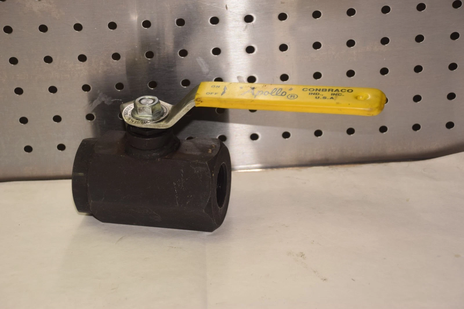 APOLLO 72-100-01 A108 FEMALE BALL VALVE 1" NPT NEW