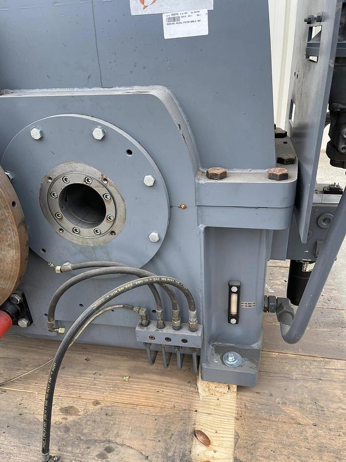 Refurbished Metso Drives helical gearbox 50026 CHG148M2.0-DBT ratio 3.586:1.9 1236 kW