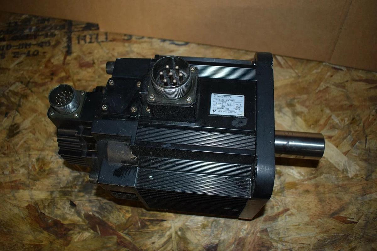 Used Yaskawa SGMG-30ASABC AC Servo Motor. Rpm:1500, Nm-18.6 2900W