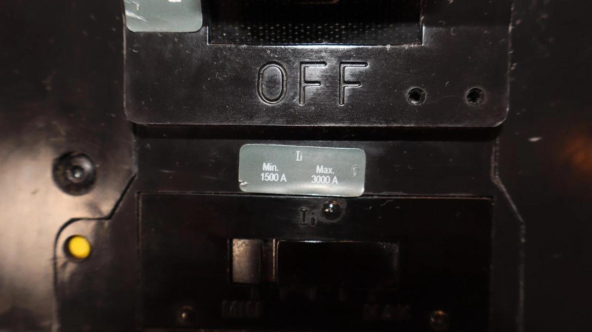Used Square D Schneider HACR CAAR LA Circuit Breaker LA36300 300A 300 Amp 3p