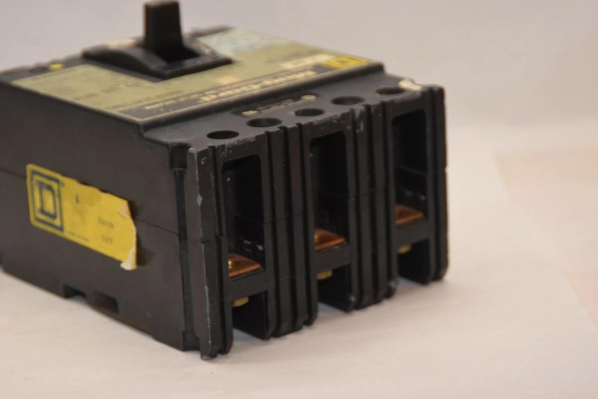 NEW SQUARE D FHP3600712M 7A 7 Amp 7 A 3P Magnetic Range 18-70A Circuit Breaker