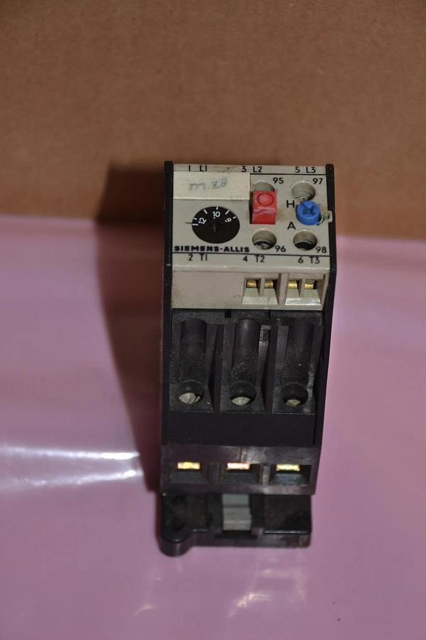 Used SIEMENS ALLIS OVERLOAD RELAY OLR 1250 OLR1250 OLR-1250 8-12.5 A AMP CLASS 10