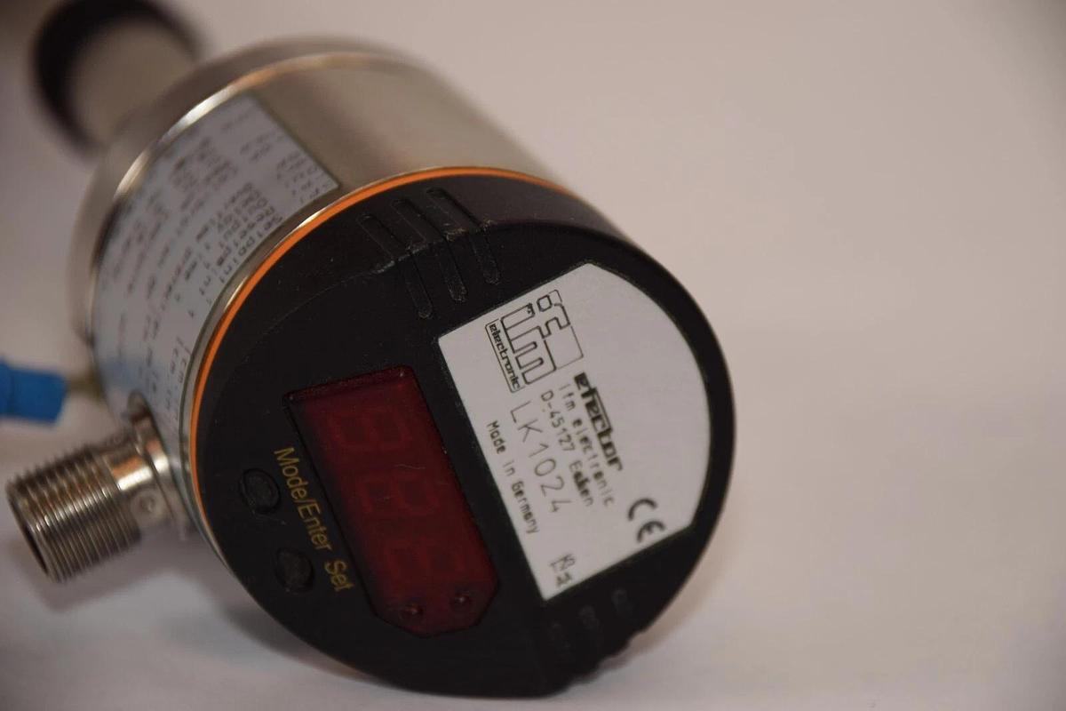 Used IFM EFECTOR LK1024 , D-45127 12-30Vdc 200mA Level Sensor